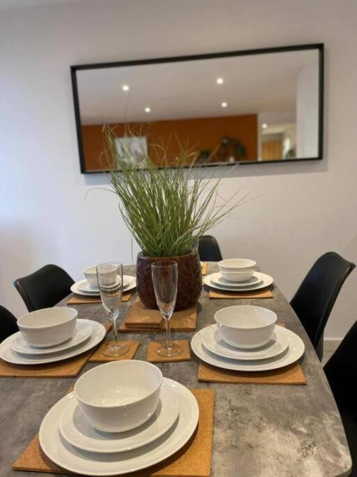 Paramount City Living 105 Swindon Exteriör bild