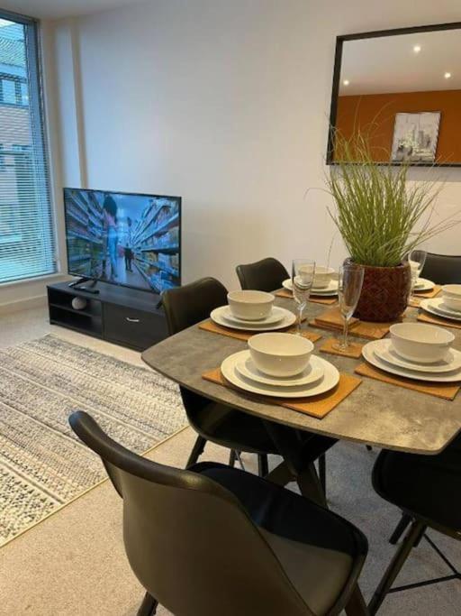 Paramount City Living 105 Swindon Exteriör bild